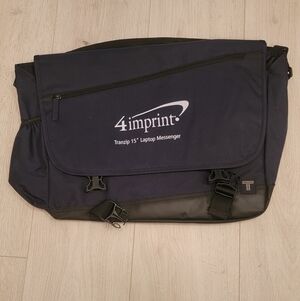 Stylish Blue Messenger Bag for Everyday Use